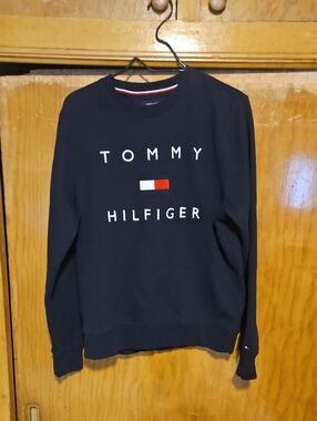 Tommy Hilfiger Navy Crewneck Sweatshirt with Flag Logo